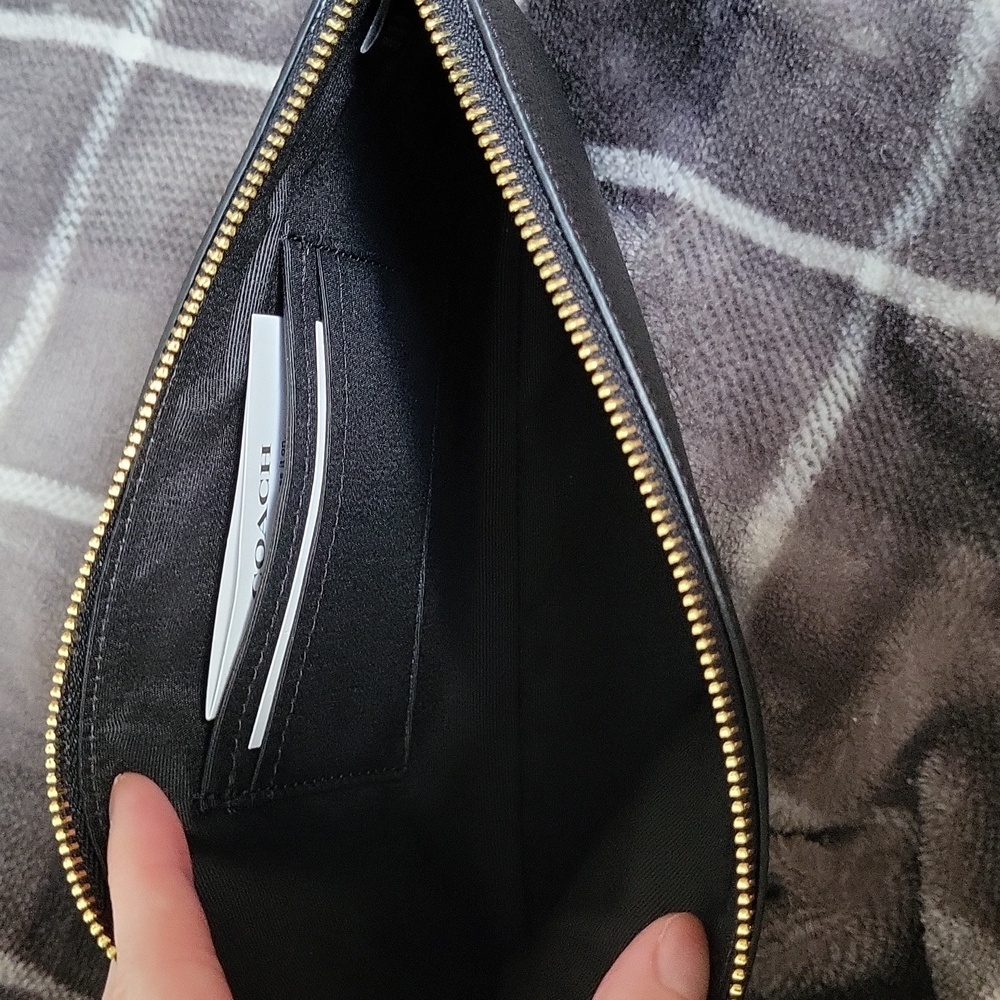 Coach Large Black Leather Corner Zippered Wristlet, New With Tags - Picture 7 of 12